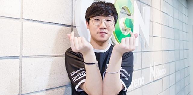 阿尔瓦雷斯 阿尔瓦雷斯